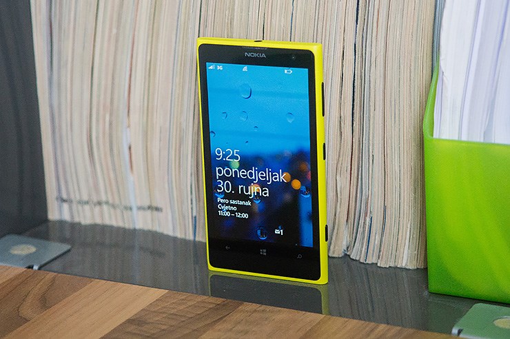 Nokia Lumia 1020 (3).jpg
